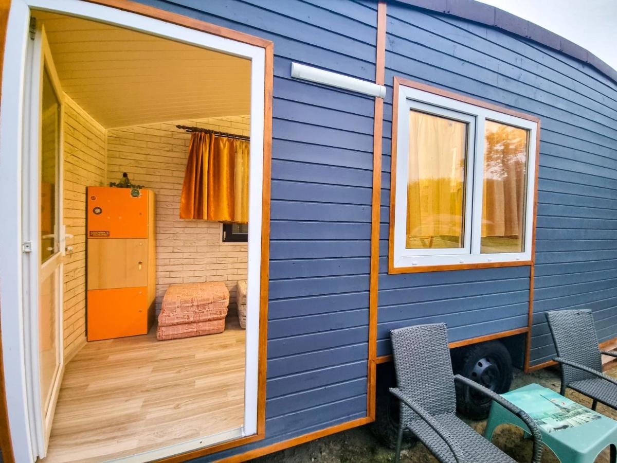 Tiny Houses In The Garden Кымпулунг-Молдовенеск Экстерьер фото